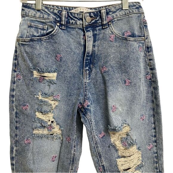Tinseltown Butterfly Embroidered Mom Jeans Size 9 Frayed-Hem Destructed Y2K - Picture 8 of 16